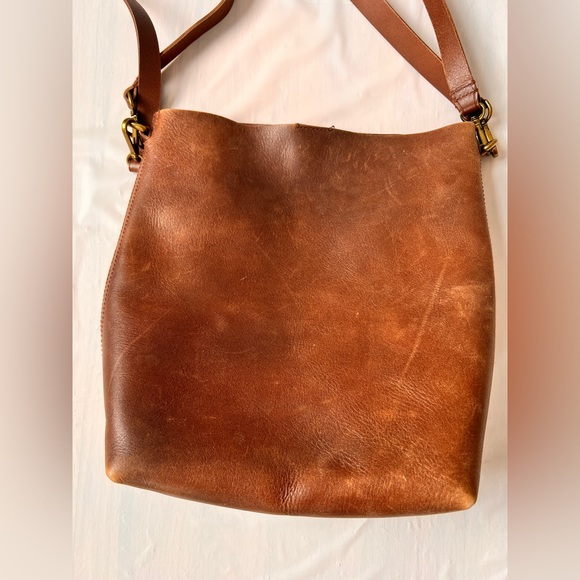 Madewell Transport Bucket Tote Mahogany leather shoulder strap crossbody - Picture 4 of 17